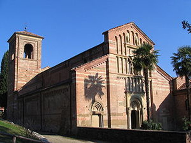 The Santa Maria di Vezzolano Abbey’s façade